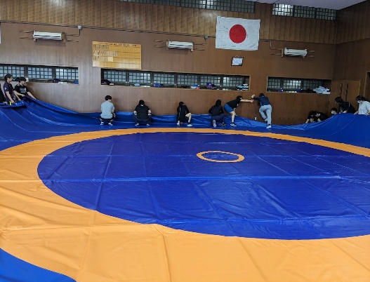 栄和人監督レスリングマット